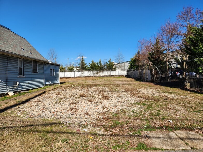 Primary Photo Of 1431 Eastern Ave, Capitol Heights Land For Lease