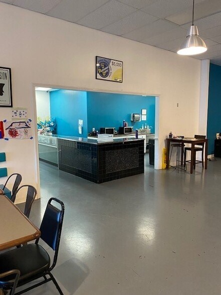 More Photos Of 7517-7523 Cameron Rd, Austin Freestanding For Lease