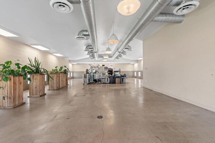 More Photos Of 5620 Rowlett Rd, Rowlett General Retail For Sale