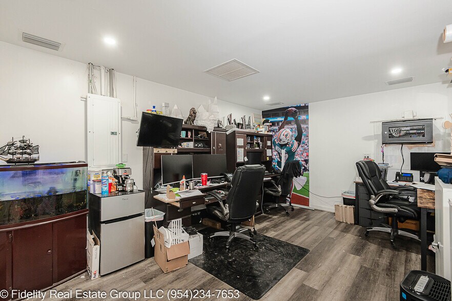 More Photos Of 3650 Coral Ridge Dr, Coral Springs Light Manufacturing For Sale