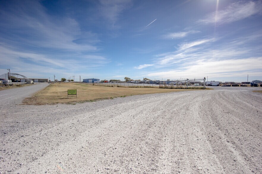 More Photos Of 3519 Jensen Rd E, El Reno Warehouse For Sale