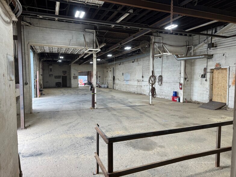 More Photos Of 1508 Highway 218 W, Indian Trail Manufacturing For Lease