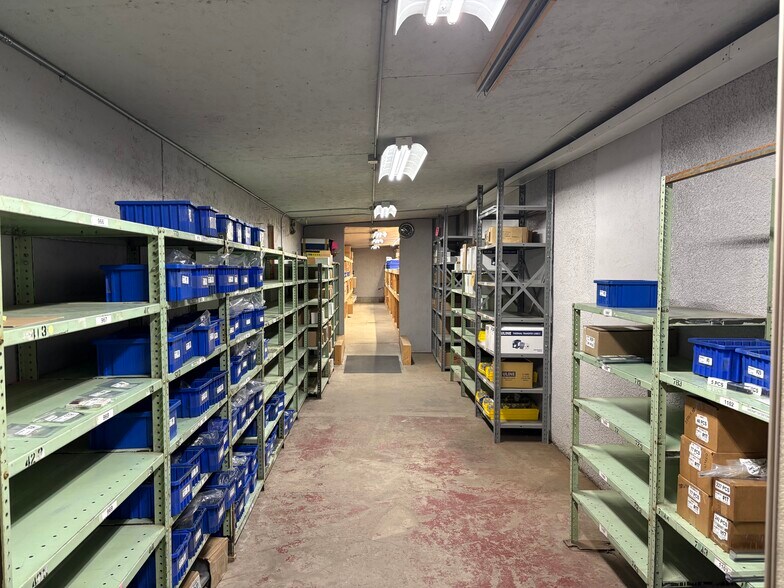 More Photos Of 3219 19th Ave E, Hibbing Manufacturing For Sale