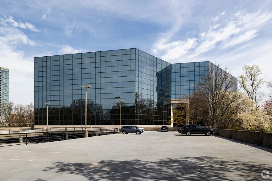 More Photos Of 8219 Leesburg Pike, Vienna Medical For Lease