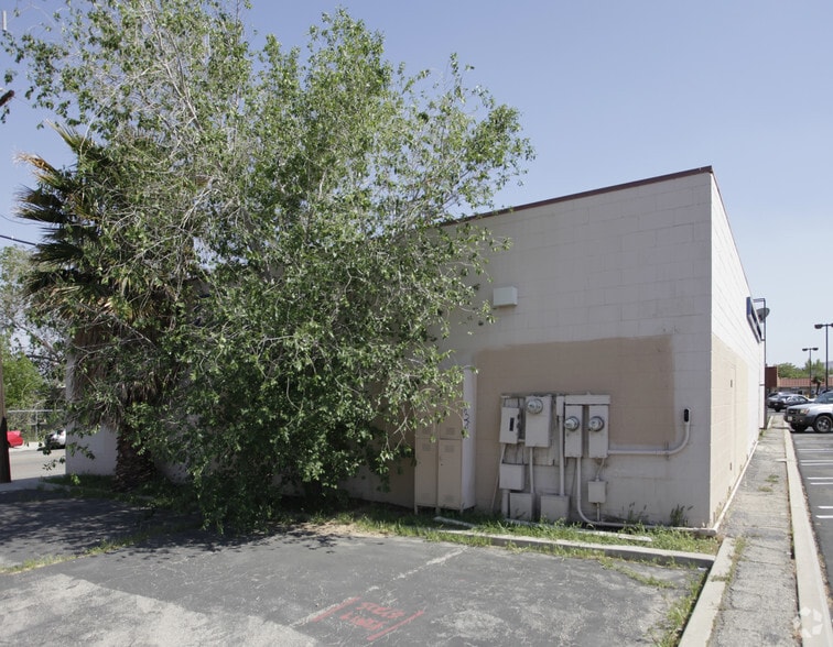 More Photos Of 38423-38425 E 9th St, Palmdale Storefront Retail Office For Sale