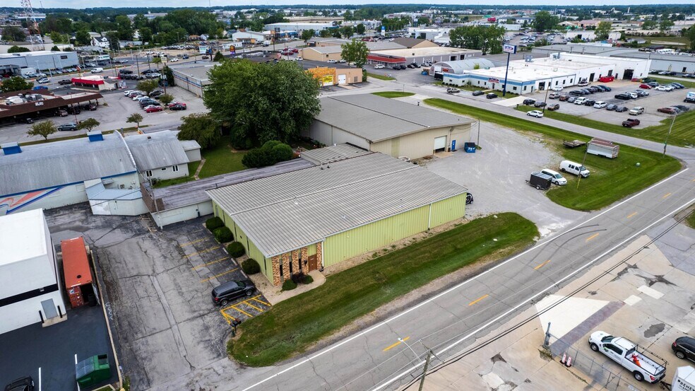 More Photos Of 444 W Coliseum Blvd, Fort Wayne Skating Rink For Sale