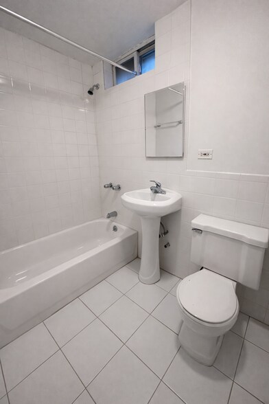 More Photos Of 124 Thompson St, New York Apartments For Lease