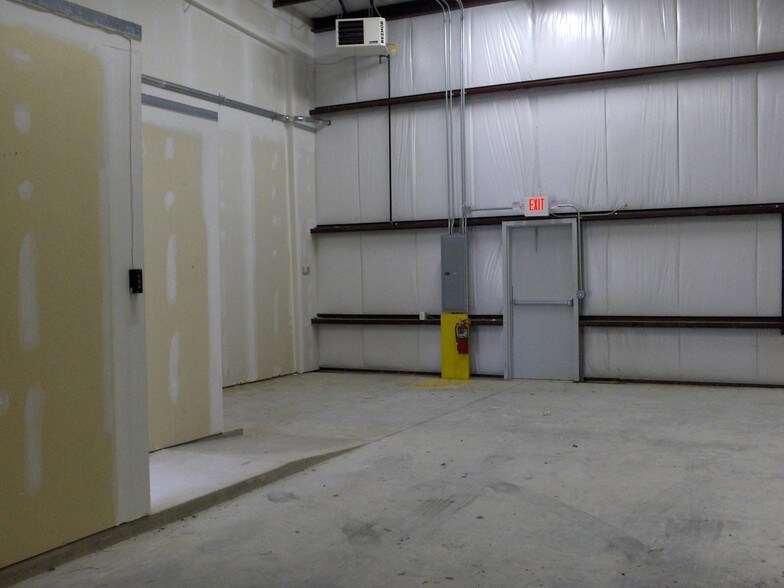 More Photos Of 140 7th Ave, Little Egg Harbor Warehouse For Lease