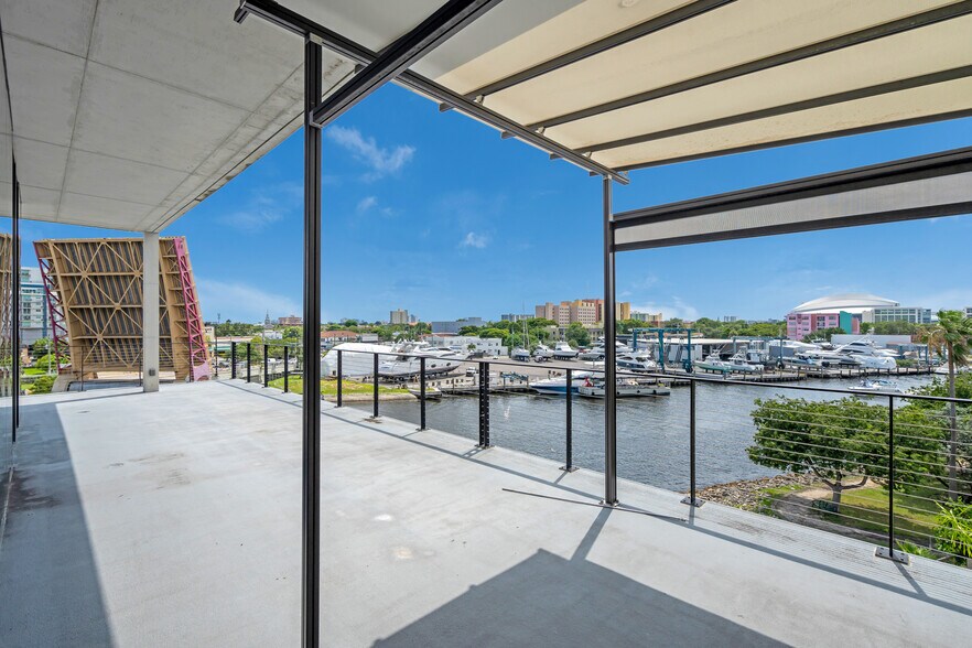 More Photos Of 528 NW 7th Ave, Miami Office For Sale