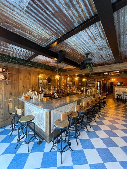 More Photos Of 701 S Bond St, Baltimore Restaurant For Lease