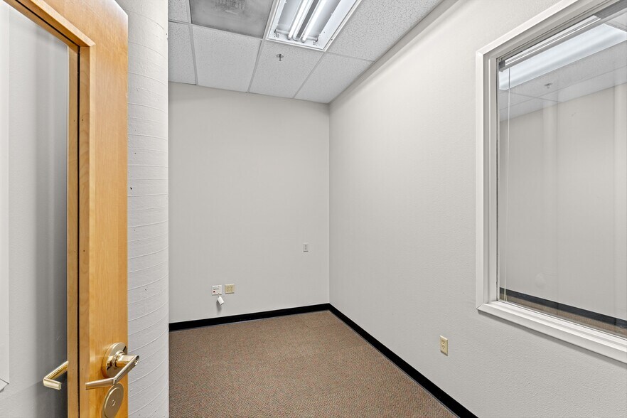 More Photos Of 2030 NE Martin Luther King Jr Blvd, Portland Office For Lease
