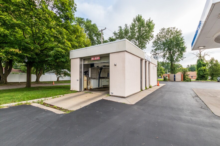 More Photos Of 459 Division St, North Tonawanda Convenience Store For Sale
