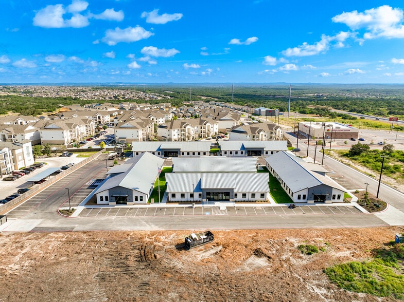 More Photos Of 211 Crossing Ave, San Antonio Unknown For Lease