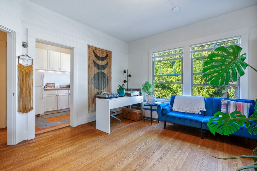 More Photos Of 1052 E Thomas St, Seattle Apartments For Sale