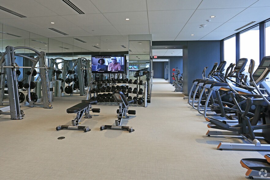 More Photos Of 365 Nicollet Mall, Minneapolis Apartments For Sale