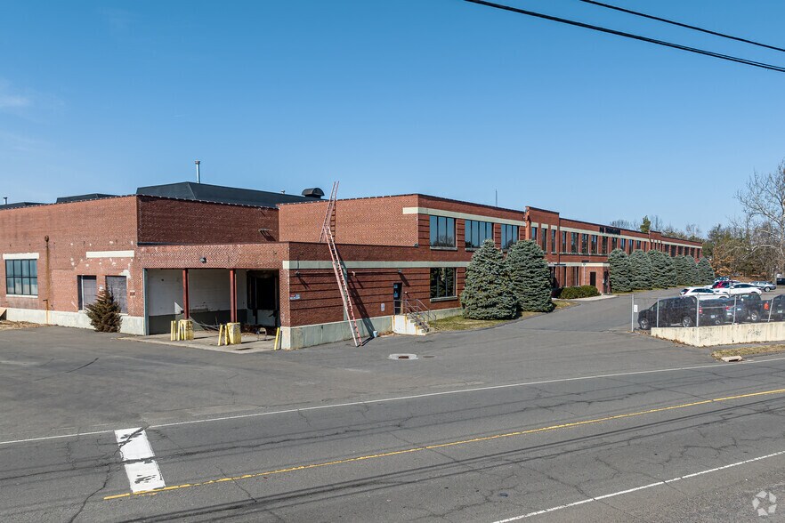 More Photos Of 50 Emmett St, Bristol Manufacturing For Lease