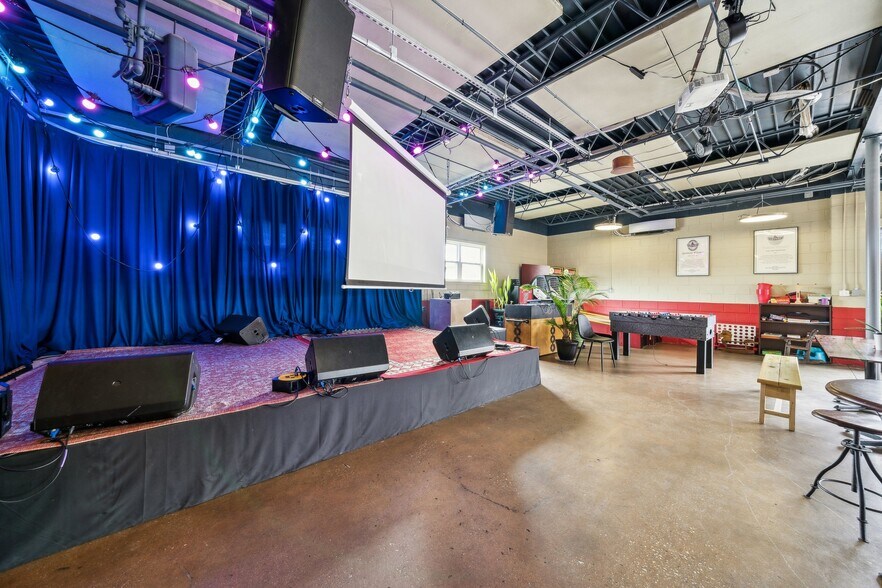 More Photos Of 704 Dawn St, Richmond Warehouse For Sale