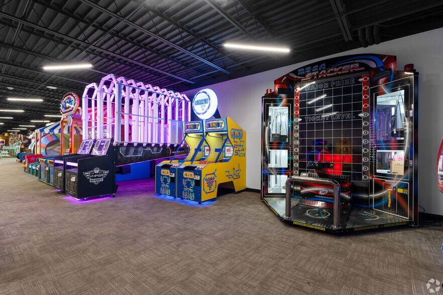 More Photos Of 3608 W 76 Country Blvd, Branson Amusement Park For Sale