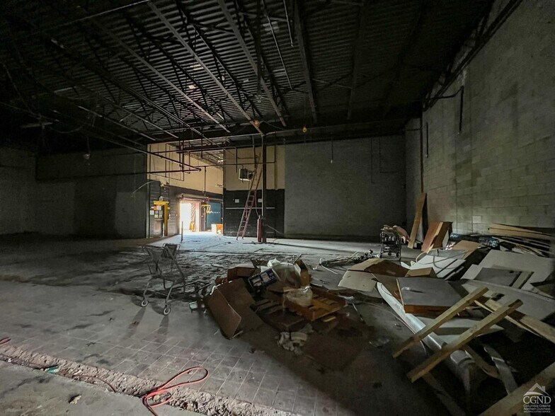 More Photos Of 15 Dardess Dr, Chatham Unknown For Lease