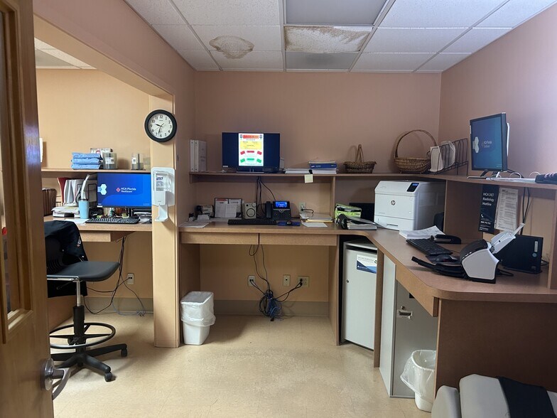 More Photos Of 6905 Old Wolf Bay Rd, Palatka Medical For Sale