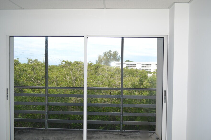 More Photos Of 1460 S McCall Rd, Englewood Medical For Sale
