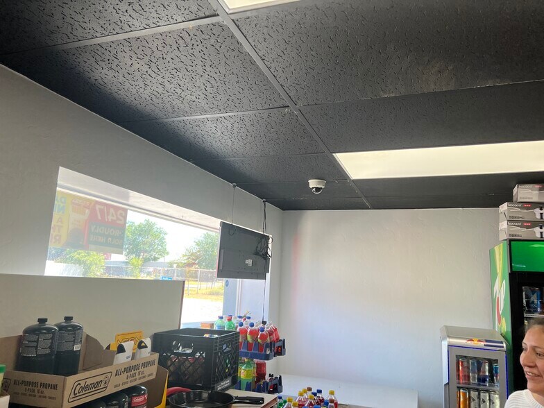 More Photos Of 600 E Main St, Geronimo Convenience Store For Sale