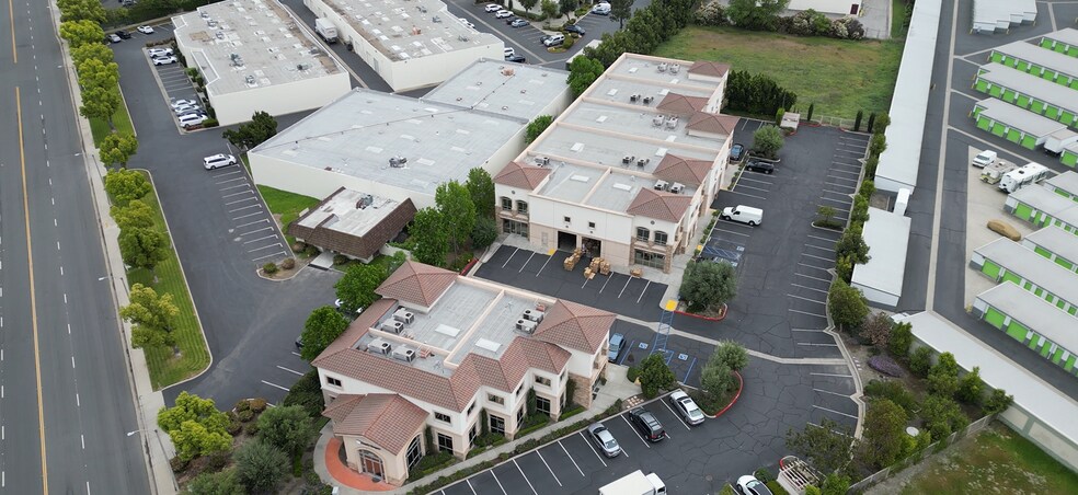 More Photos Of 20680-20696 Carrey Rd, Walnut Research And Development For Lease