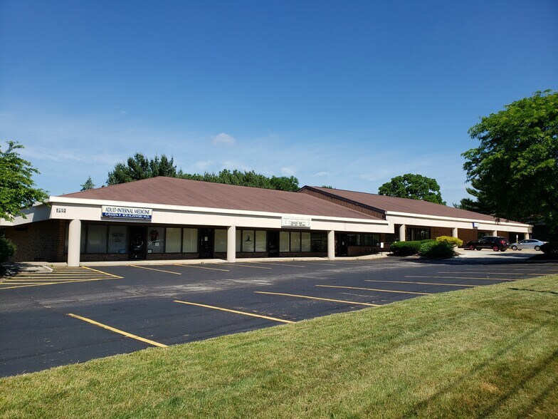 More Photos Of 265-297 N Main St, Munroe Falls Unknown For Lease
