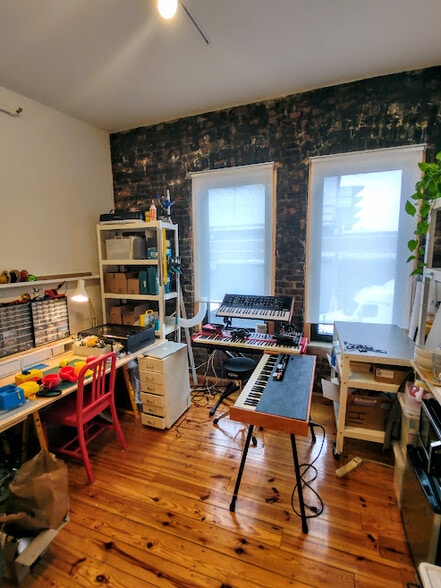 More Photos Of 1-11 Gem St, Brooklyn Office For Lease