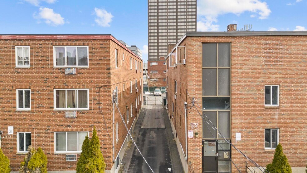 More Photos Of 36 Huntington St, Hartford Apartments For Sale