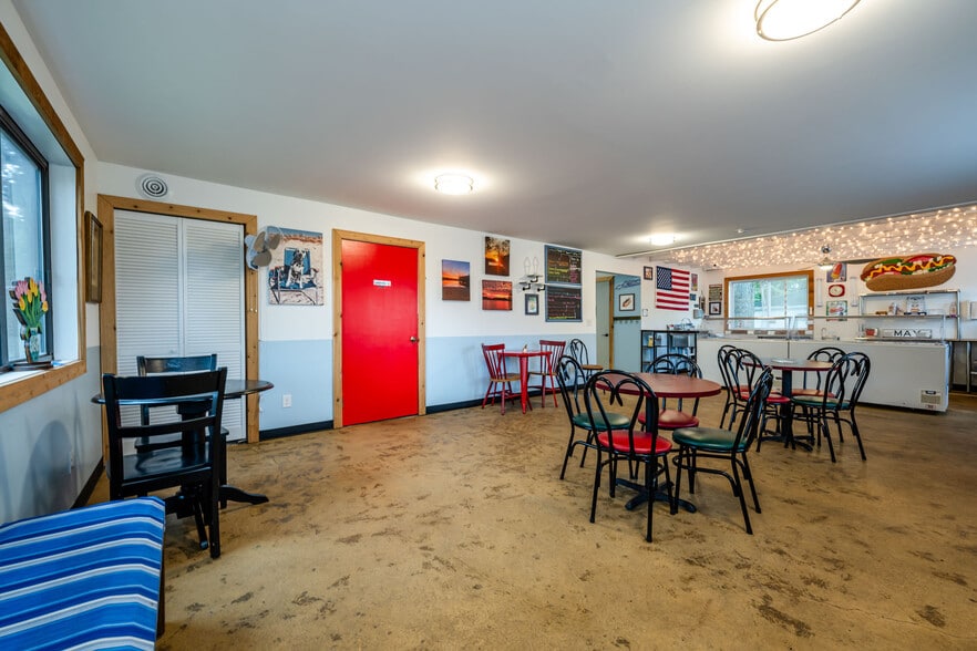 More Photos Of 50463 M-152, Dowagiac General Retail For Sale