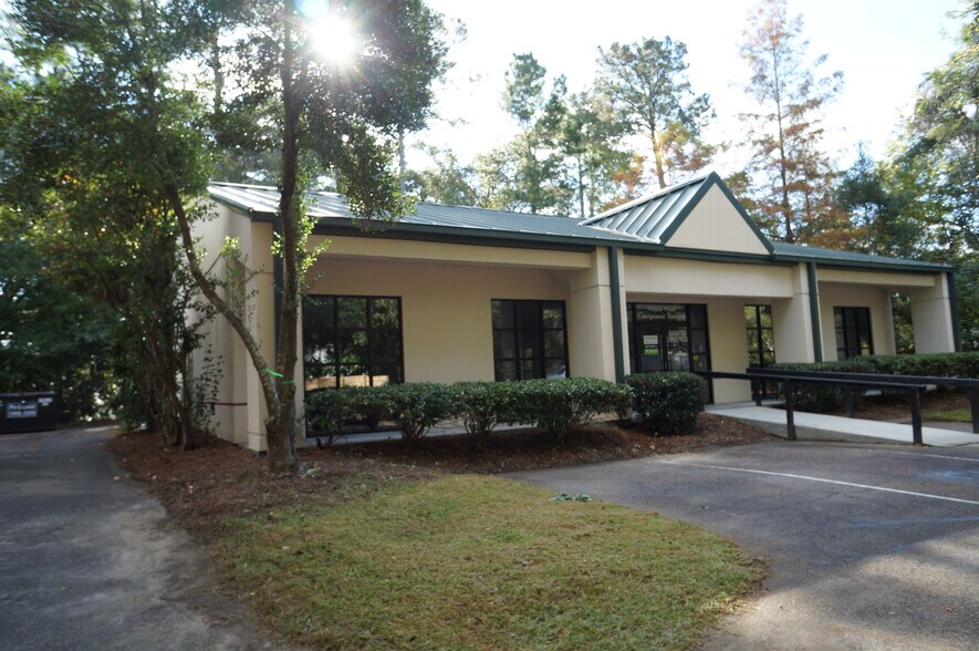 More Photos Of 1504 Fording Island Rd, Bluffton Freestanding For Lease