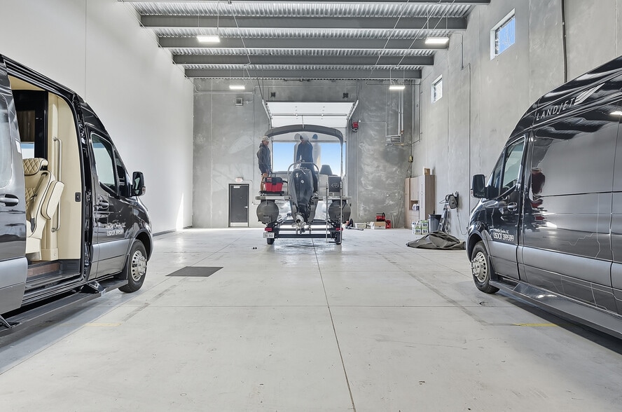 More Photos Of 14217 S 220th St, Gretna Distribution For Lease