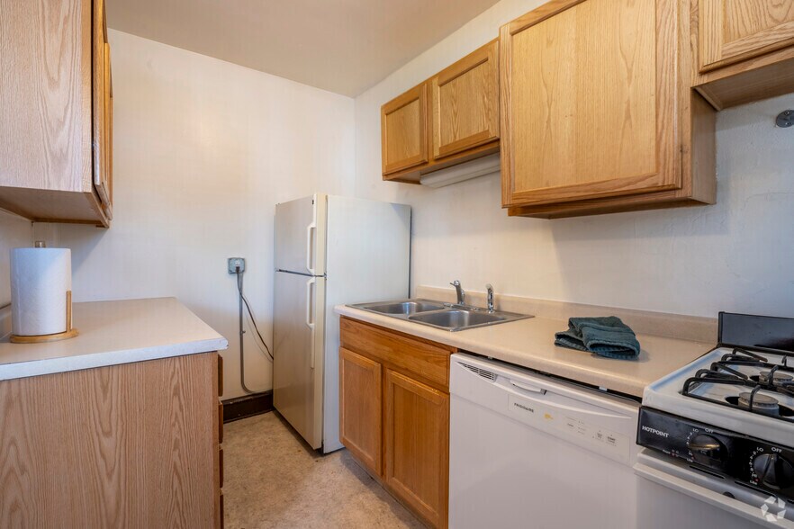 More Photos Of 2821 Monroe St, Madison Apartments For Sale
