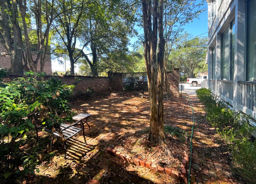 More Photos Of 205 N Conception St, Mobile Office For Sale