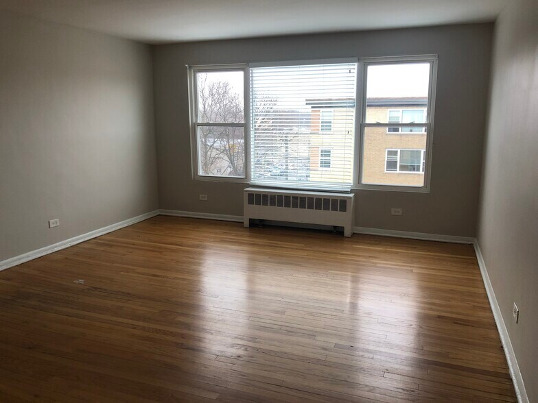 More Photos Of 7545 N Bell Ave, Chicago Apartments For Sale