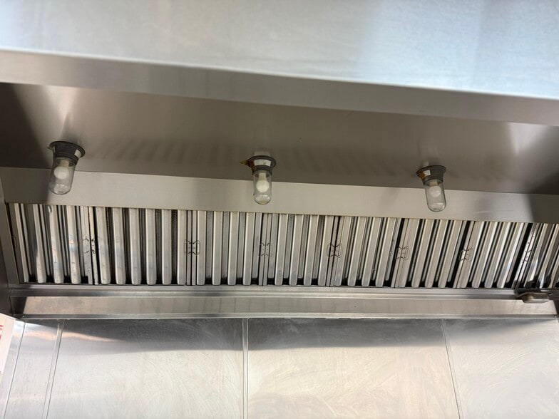 More Photos Of 8325-8349 Foothill Blvd, Sunland Unknown For Lease