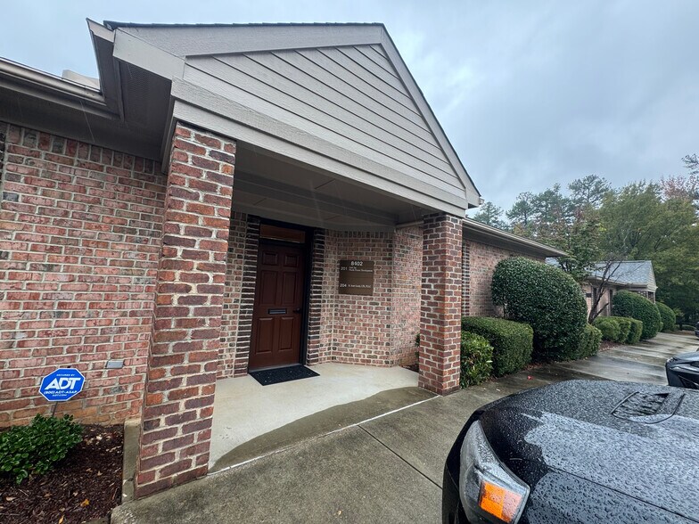 More Photos Of 8402 Six Forks Rd, Raleigh Office For Lease