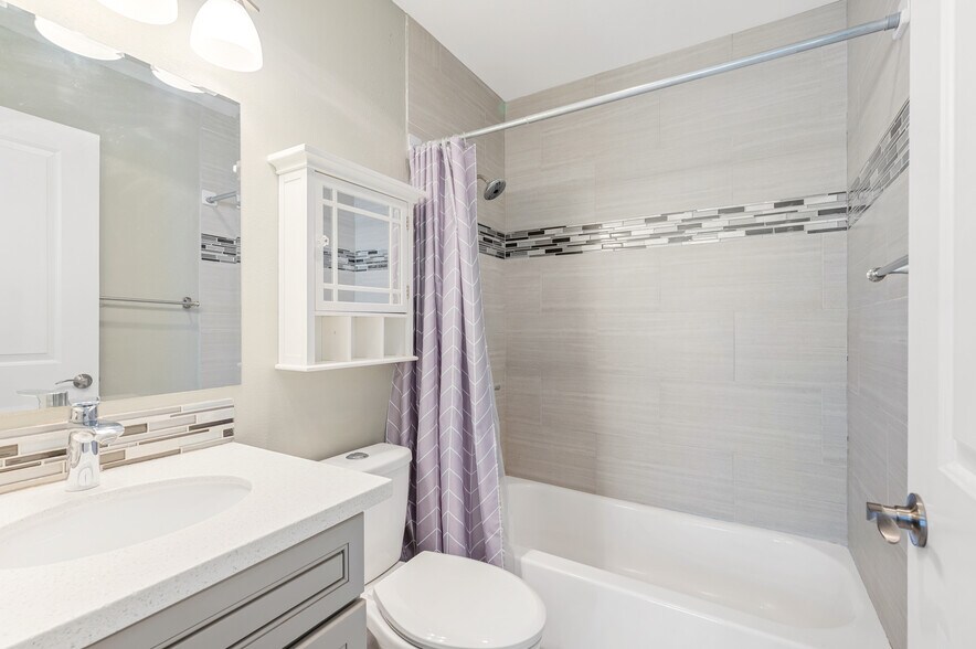 More Photos Of 3315 Claremont Ave S, Seattle Apartments For Sale