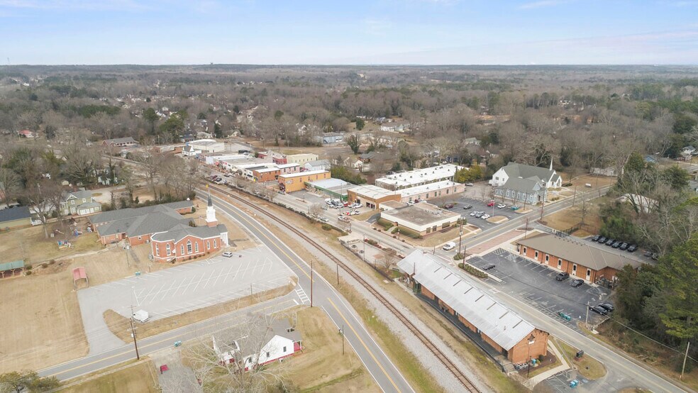 More Photos Of 38 E Main St, Hampton Medical For Lease