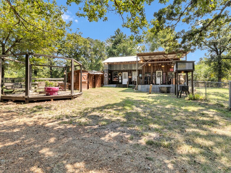 More Photos Of 750 N US Highway 287, Palestine Multifamily For Sale
