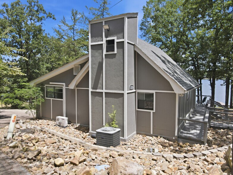 More Photos Of 108 E Barker Creek Dr, Scroggins Specialty For Sale
