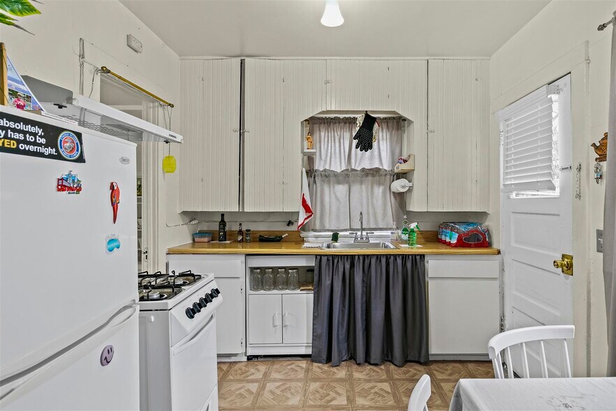 More Photos Of 3731 Glendon Ave, Los Angeles Apartments For Sale