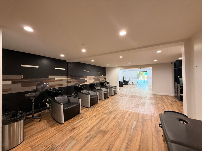 More Photos Of 463-467 S La Brea Ave, Los Angeles Storefront Retail Office For Lease