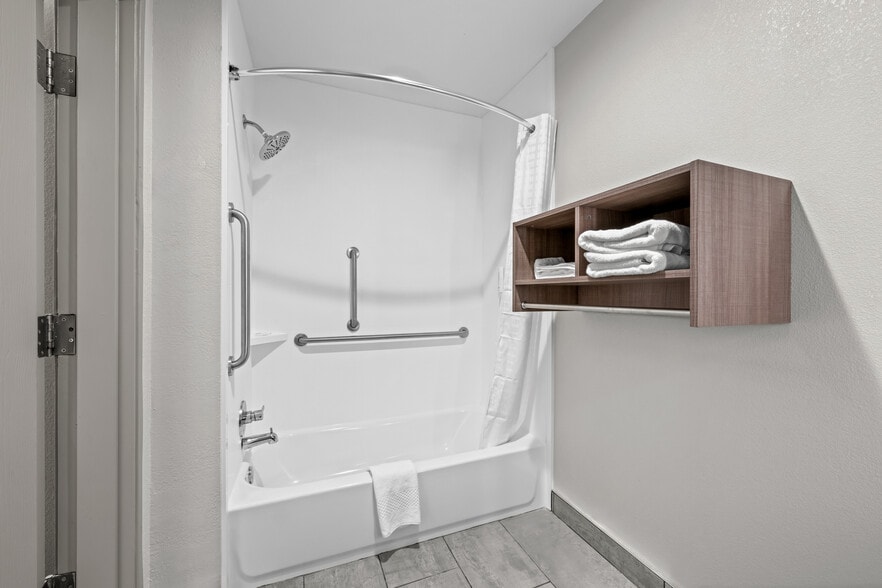 More Photos Of 1202 Liberty Rd, High Point Hotel For Sale