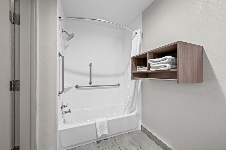 More Photos Of 1202 Liberty Rd, High Point Hotel For Sale