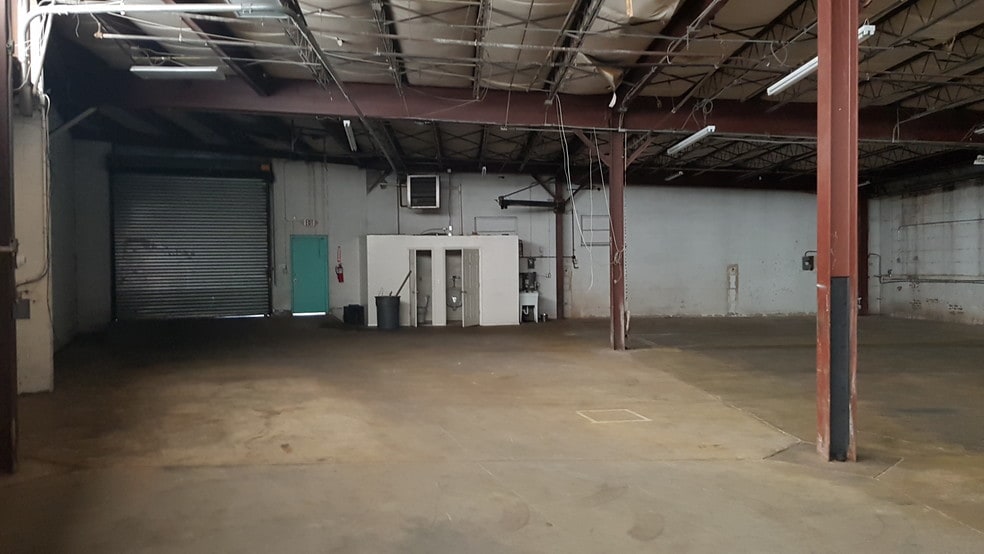 More Photos Of 1-29 Lister Ave, Newark Warehouse For Lease