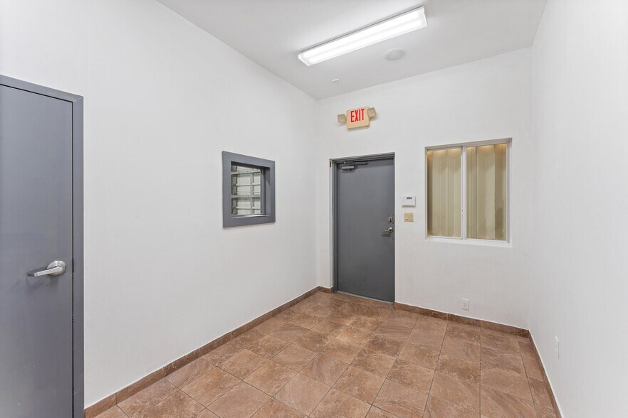 More Photos Of 13816 SW 142nd Ave, Miami Warehouse For Sale