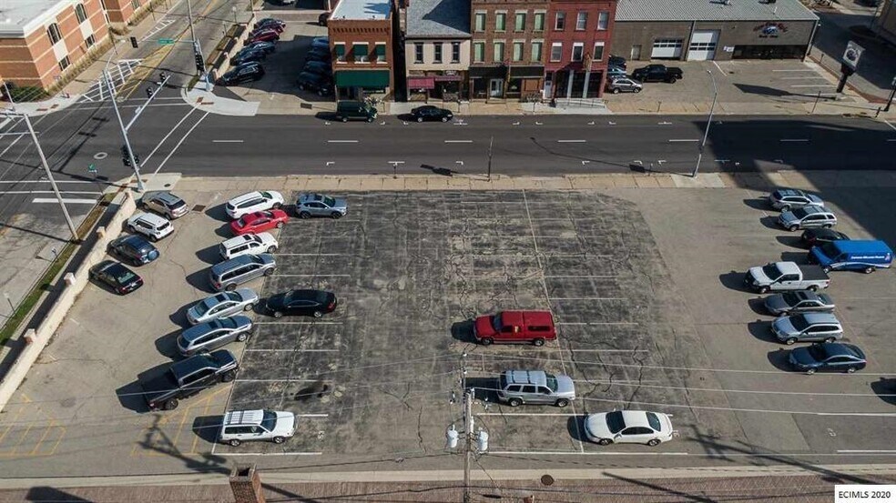 More Photos Of 1084 Iowa St, Dubuque Light Manufacturing For Lease