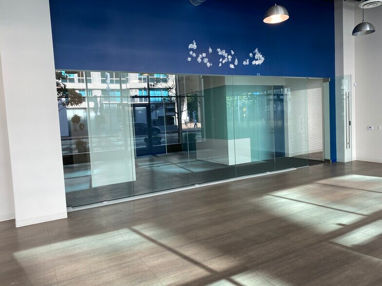 More Photos Of 1000 S Hope St, Los Angeles Apartments For Lease